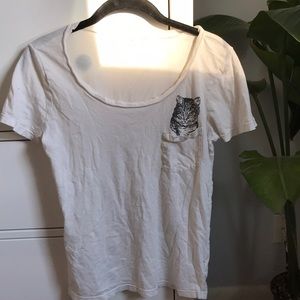 Cat in pocket white t-shirt